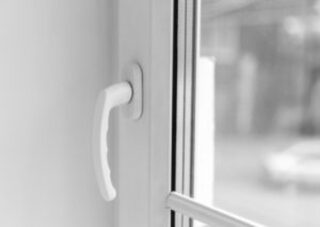 Accessori per porte e finestre in PVC